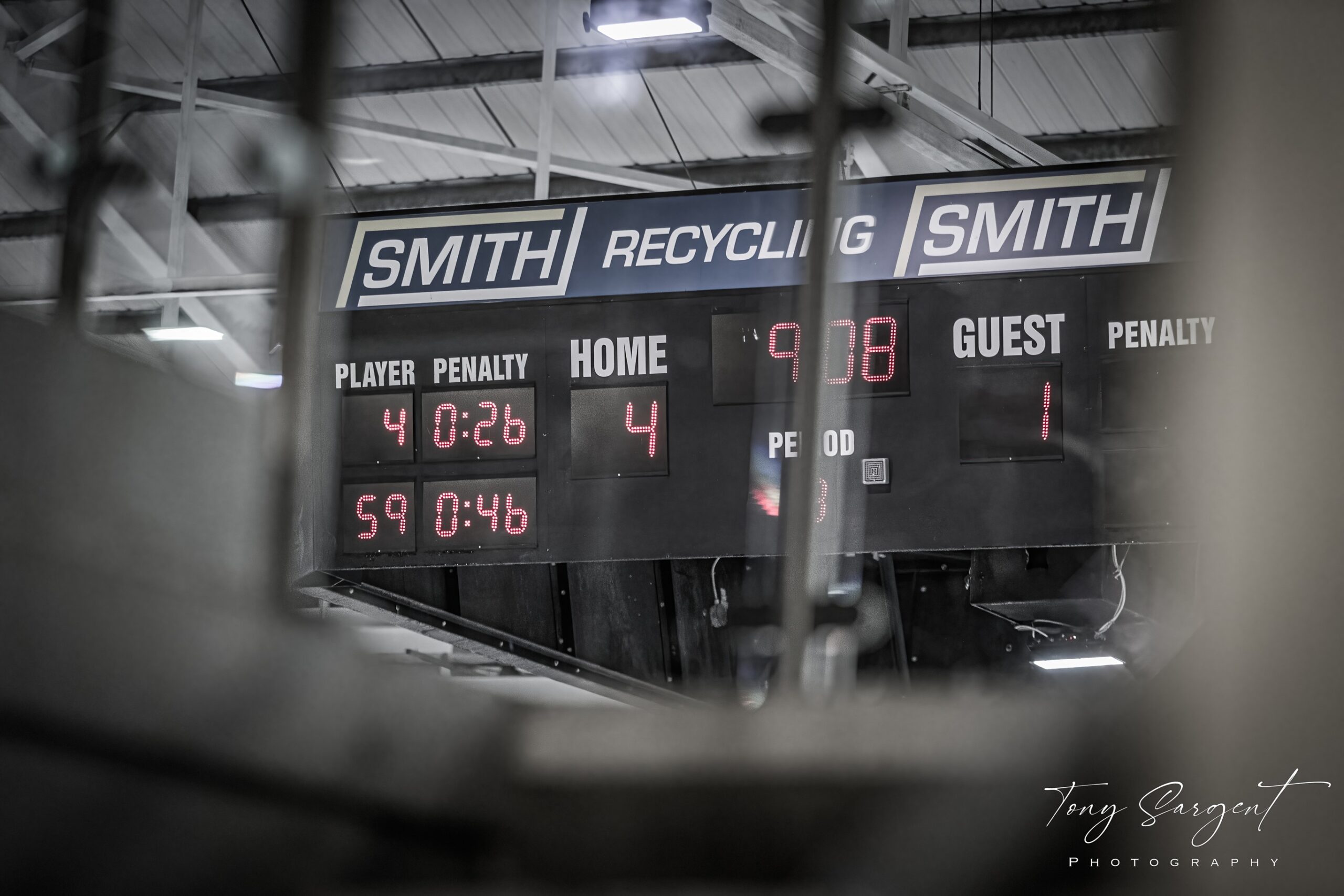 AL4I7946 ice hockey scoreboard