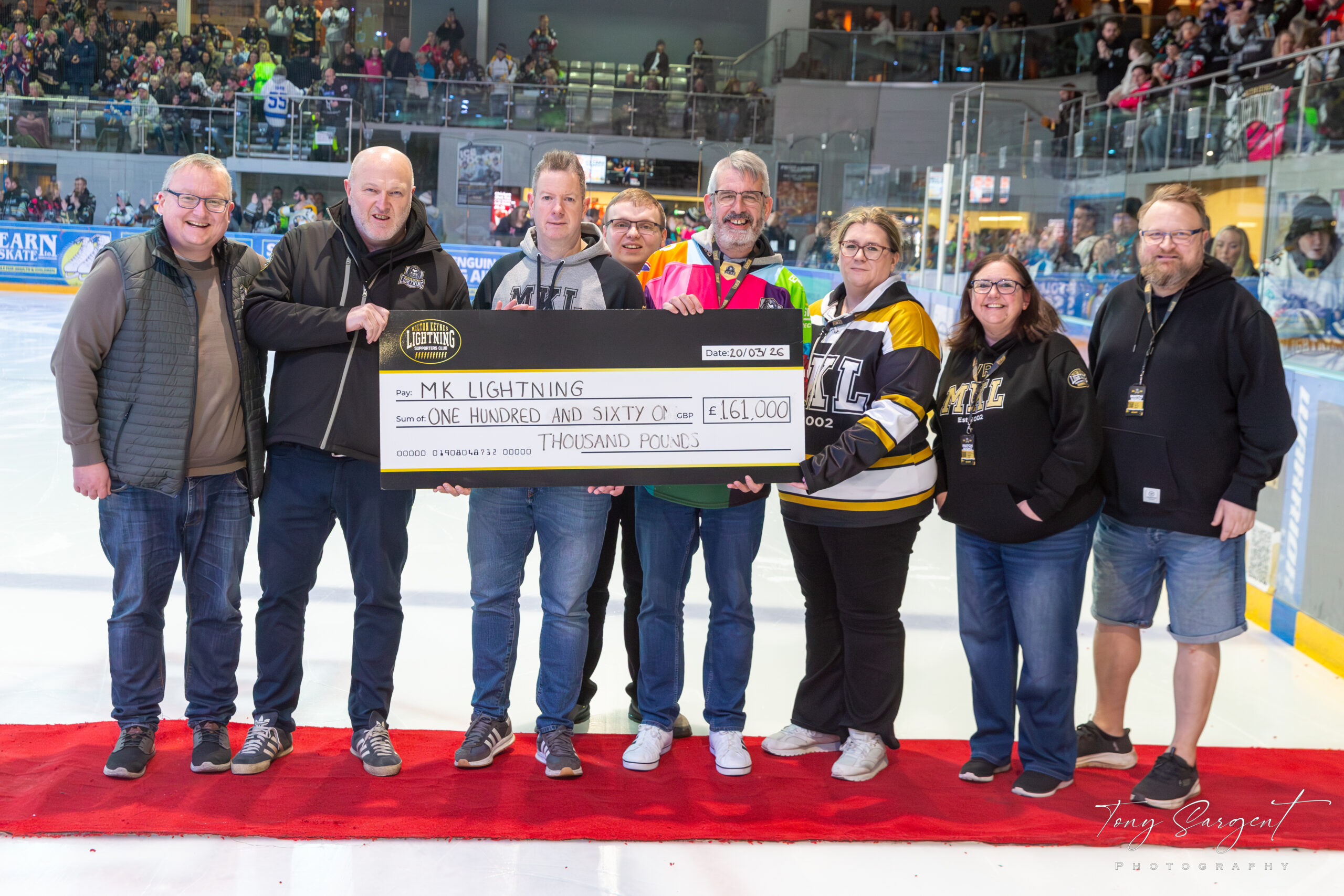 MKL Supporters Club cheque 2025/26 season